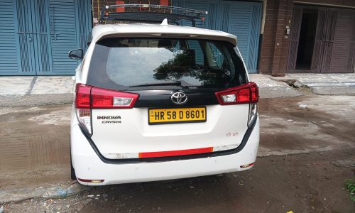 Innova Crysta cab for outstation family travel from Delhi