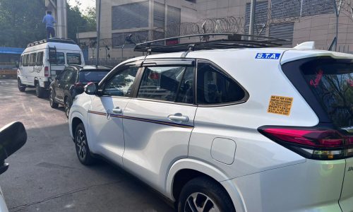 Invicto premium cab for family outstation tours